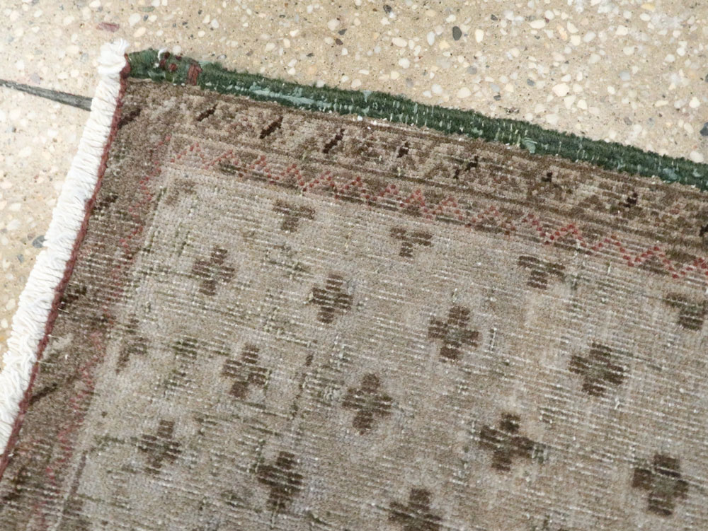 Vintage Persian Tabriz Rug, No.22322 - Gsblank