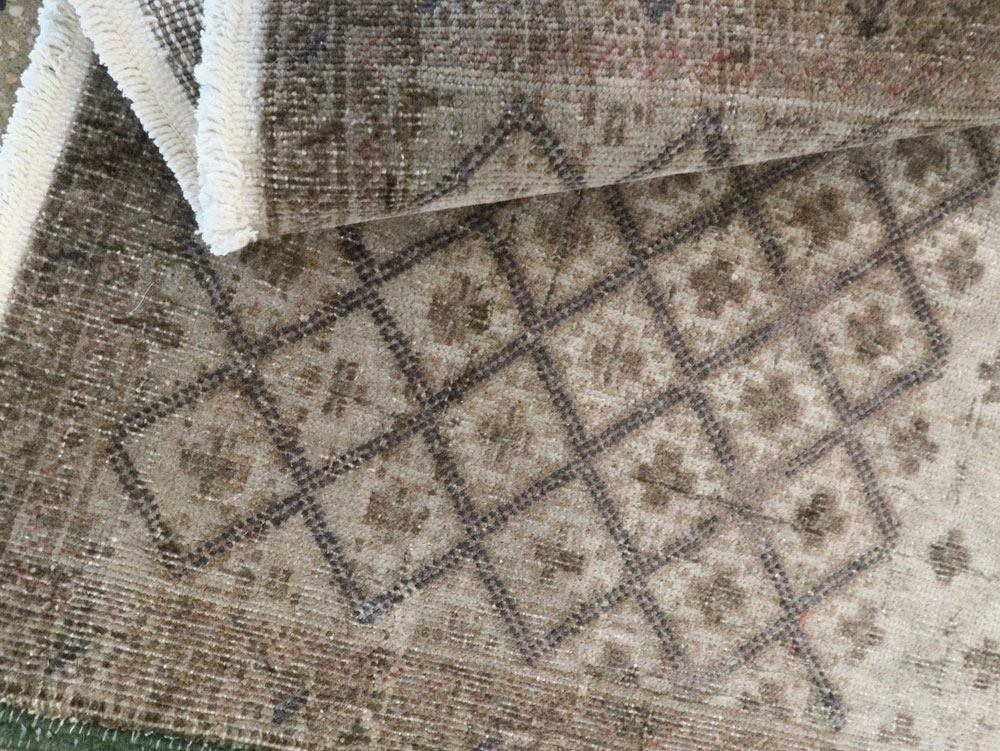 Vintage Persian Tabriz Rug, No.22322 - Gsblank