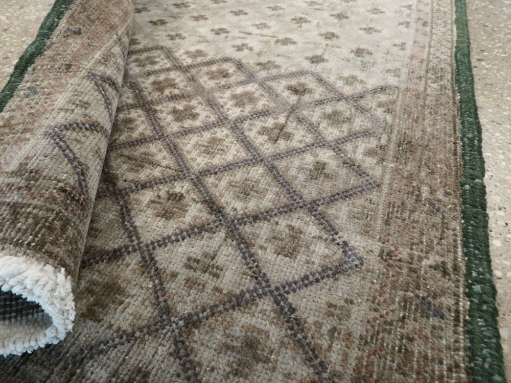 Vintage Persian Tabriz Rug, No.22322 - Gsblank