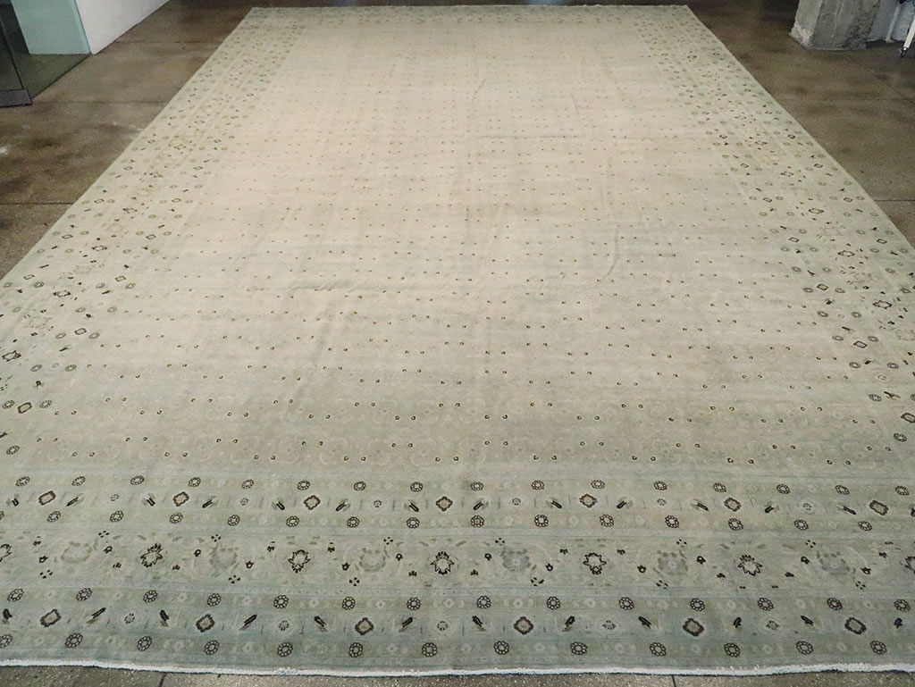 Antique Persian Tabriz Carpet, No.22397 - Gsblank