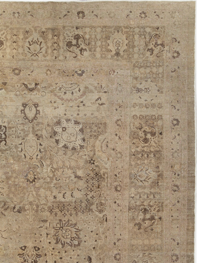 Antique Persian Tabriz Carpet, No.22431 - Gsblank