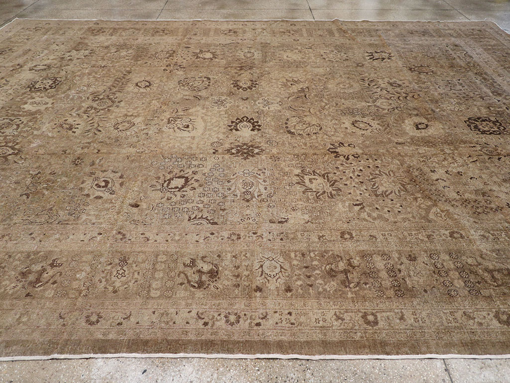 Antique Persian Tabriz Carpet, No.22431 - Gsblank