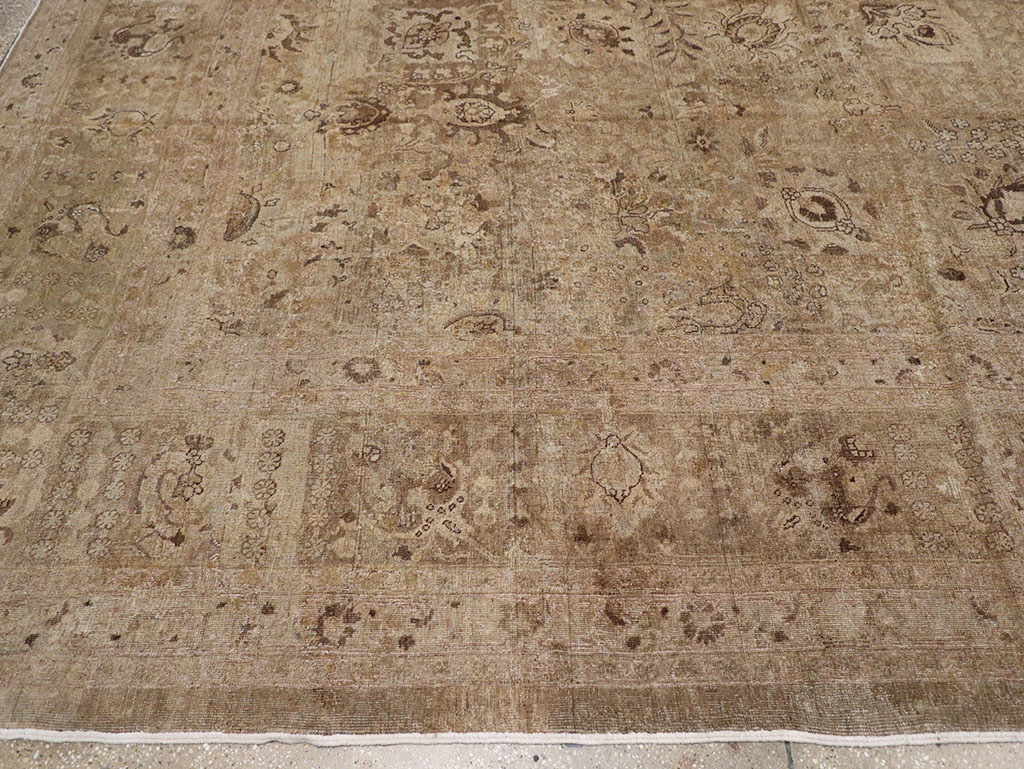 Antique Persian Tabriz Carpet, No.22431 - Gsblank