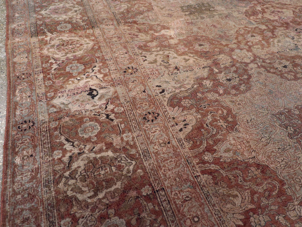 Antique Persian Isfahan Carpet, No.22505 - Gsblank