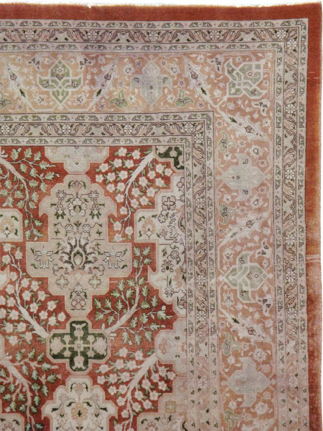 Vintage Persian Tabriz Carpet, No.22528 - Gsblank