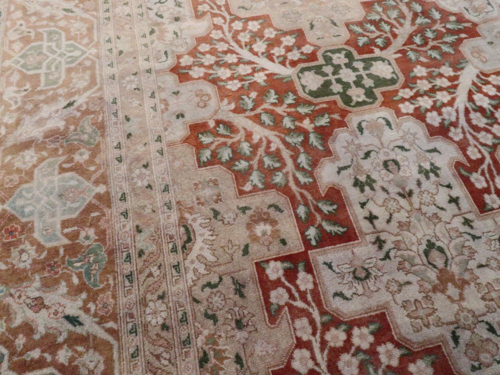 Vintage Persian Tabriz Carpet, No.22528 - Gsblank