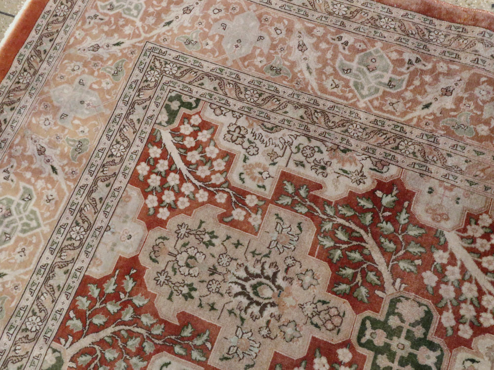 Vintage Persian Tabriz Carpet, No.22528 - Gsblank