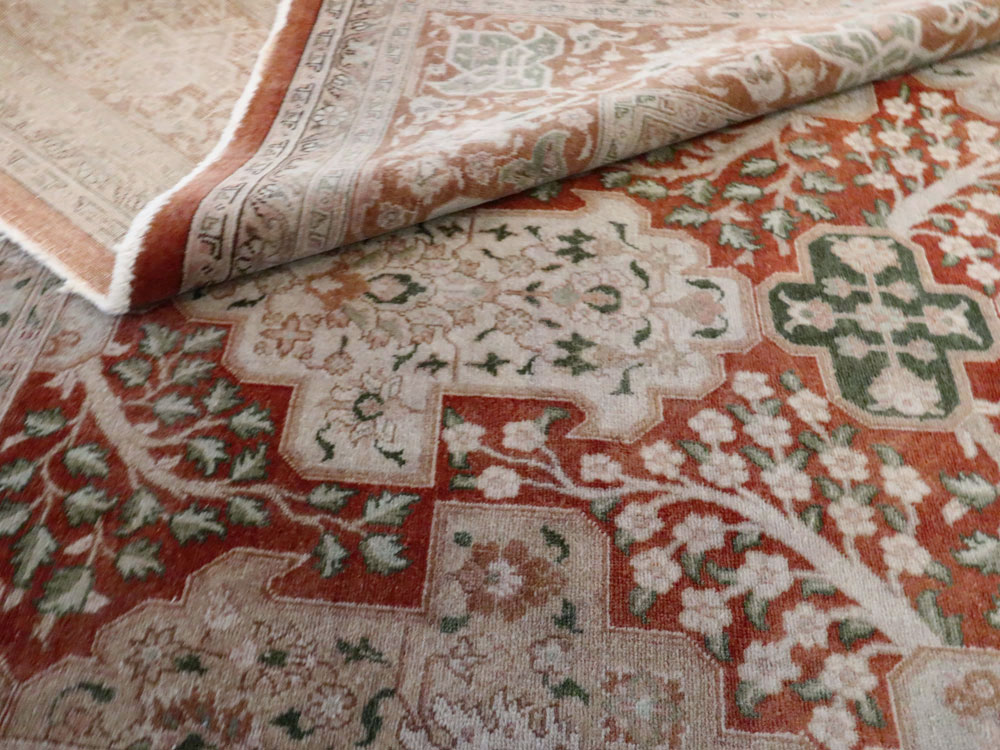 Vintage Persian Tabriz Carpet, No.22528 - Gsblank