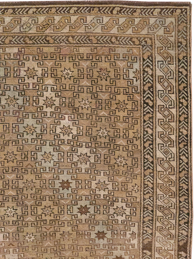 Antique Caucasian Shirvan Accent Rug, No.22558 - Gsblank