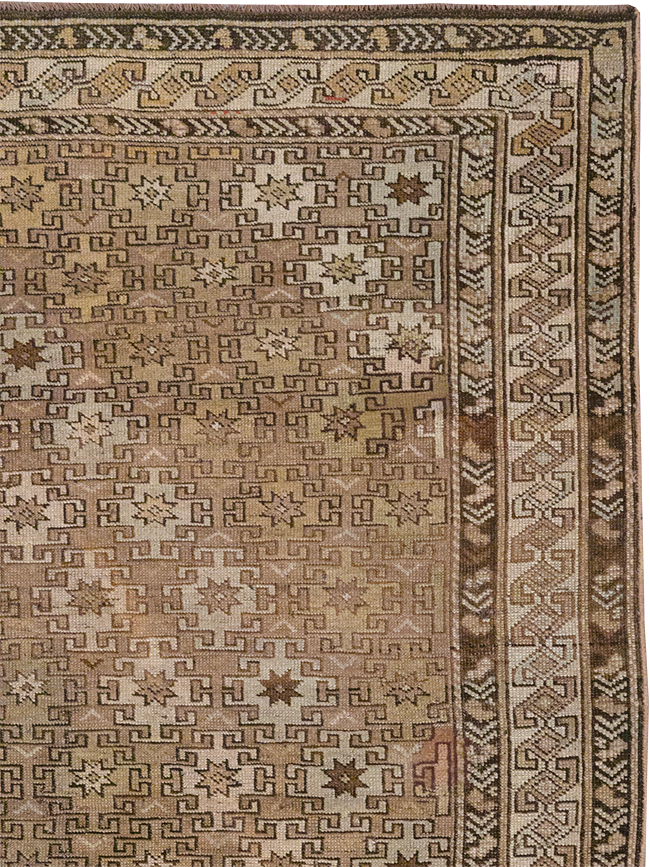Antique Caucasian Shirvan Accent Rug, No.22558 - Gsblank