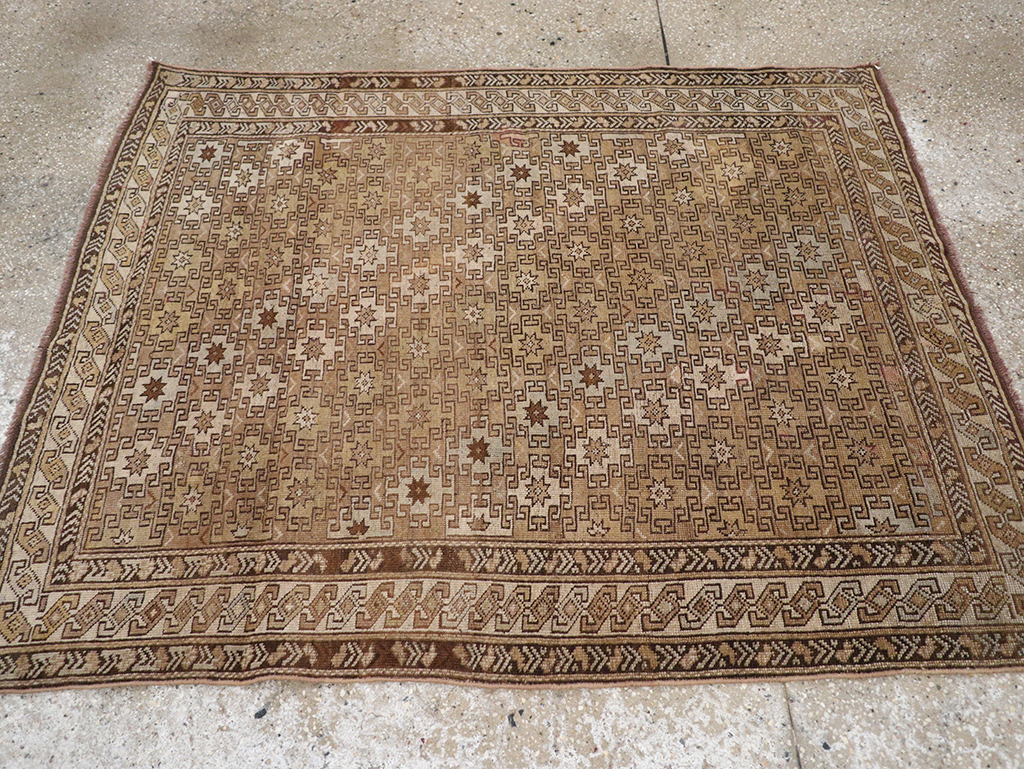 Antique Caucasian Shirvan Accent Rug, No.22558 - Gsblank