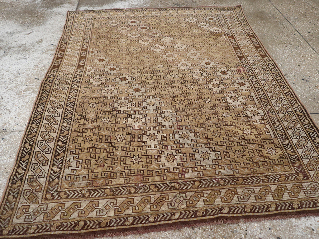 Antique Caucasian Shirvan Accent Rug, No.22558 - Gsblank