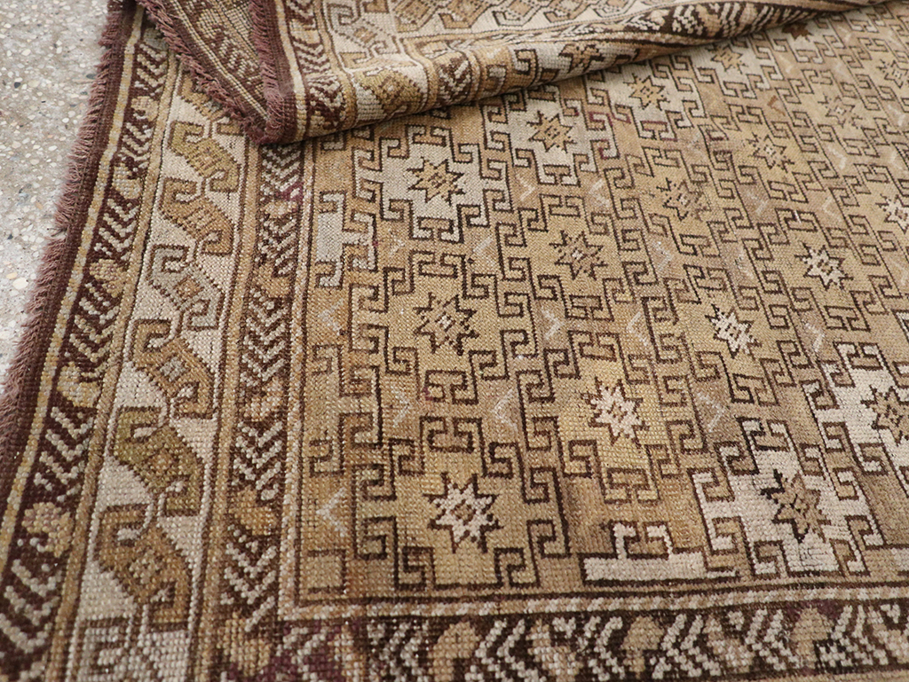Antique Caucasian Shirvan Accent Rug, No.22558 - Gsblank