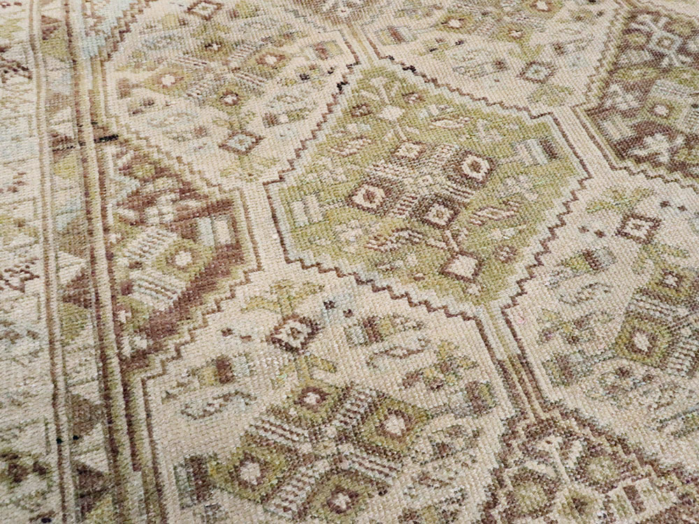 Vintage Persian Shiraz Sqaure Rug, No.22576 - Gsblank