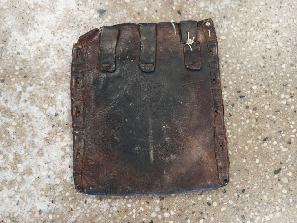 Antique Persian Mashad Pictorial Bag, No.22612 - Gsblank