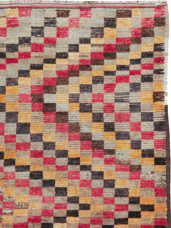 Vintage Turkish Anatolian Accent Rug, No.22644 - Gsblank