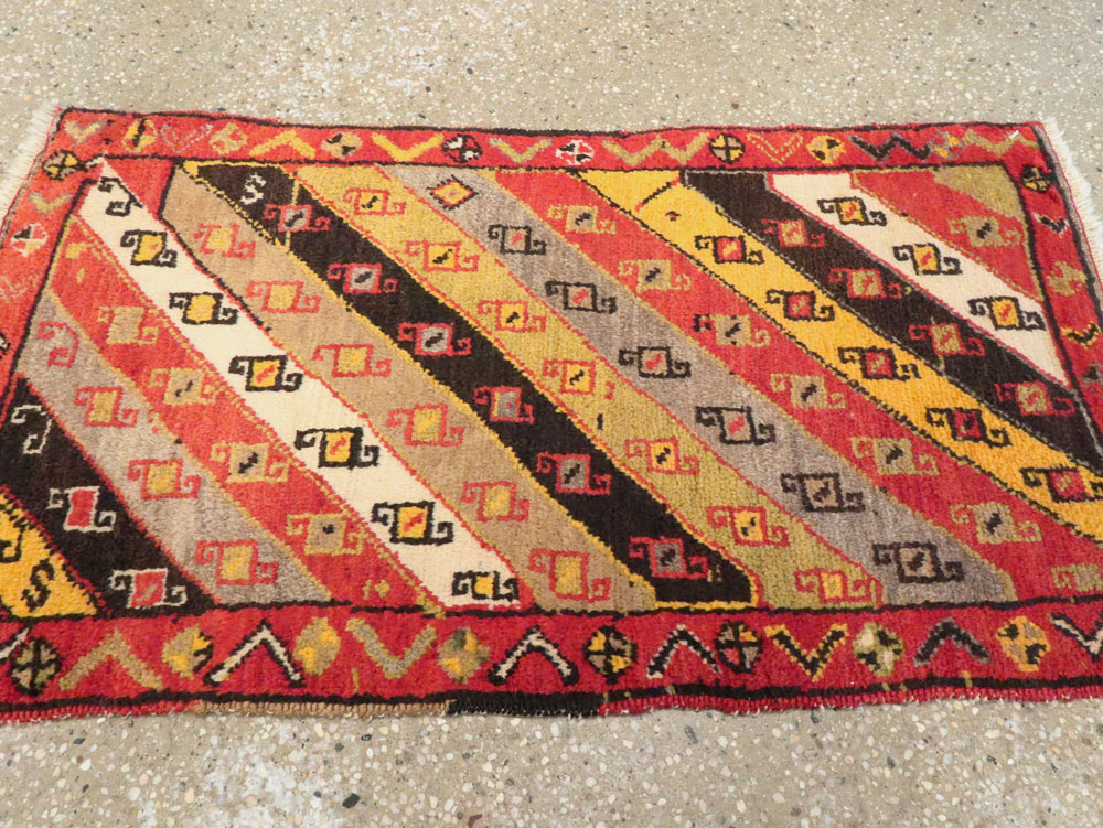 Vintage Turkish Anatolian Rug, No.22648 - Gsblank