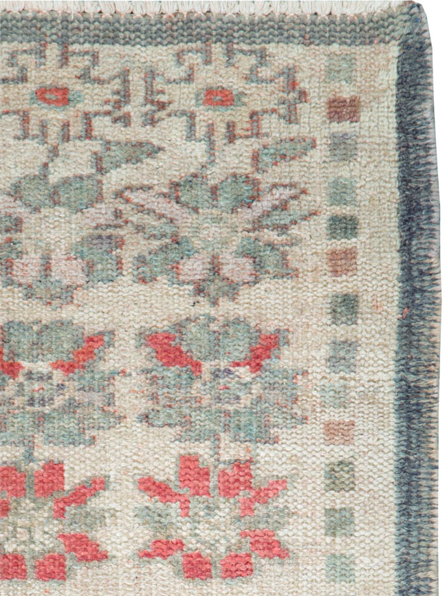 Vintage Turkish Anatolian Throw Rug, No.22649 - Gsblank