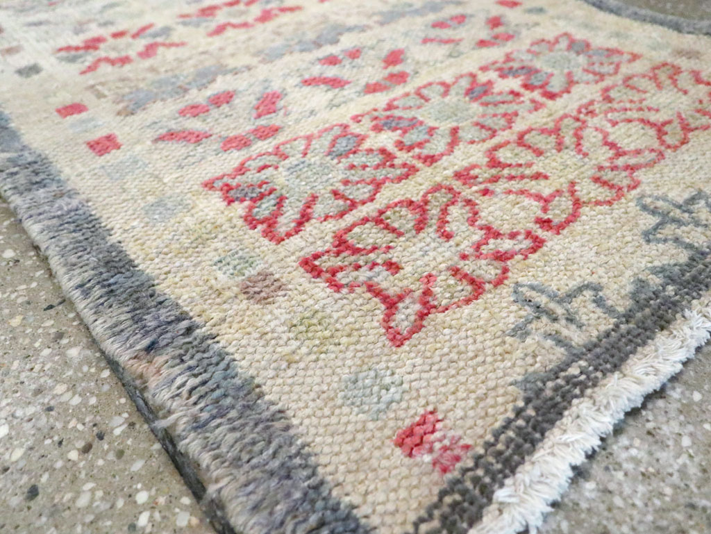 Vintage Turkish Anatolian Throw Rug, No.22649 - Gsblank