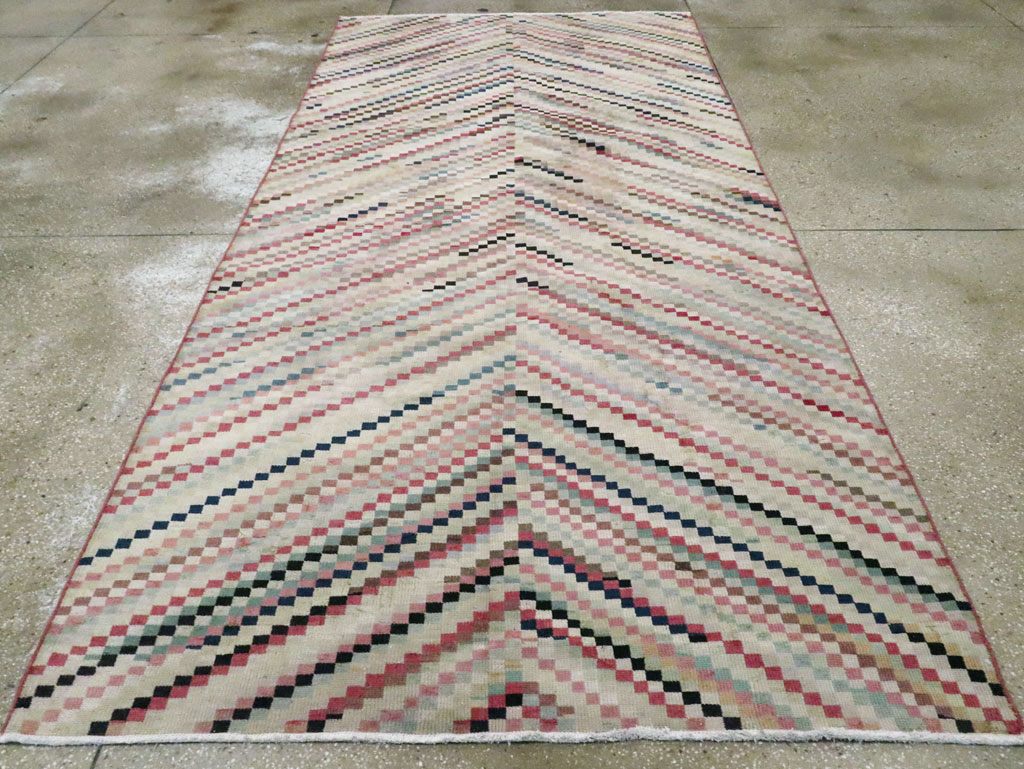 Vintage Turkish Anatolian Gallery Carpet, No.22658 - Gsblank