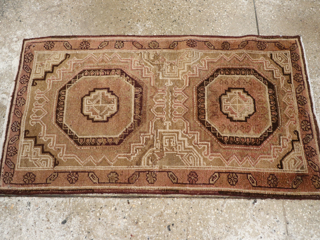 Antique Khotan Rug, No.22674 - Gsblank