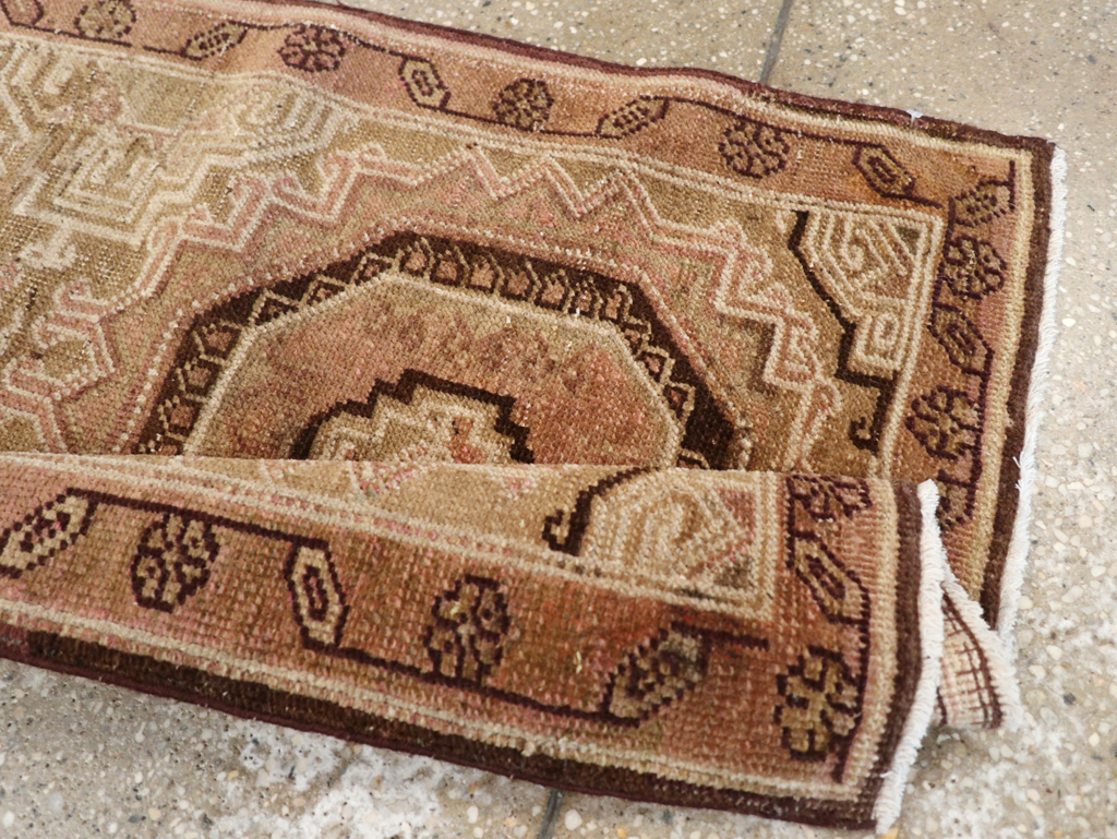 Antique Khotan Rug, No.22674 - Gsblank