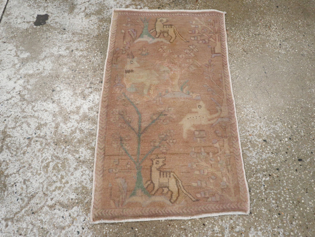 Vintage Persian Tabriz Pictorial Rug, No.22675 - Gsblank