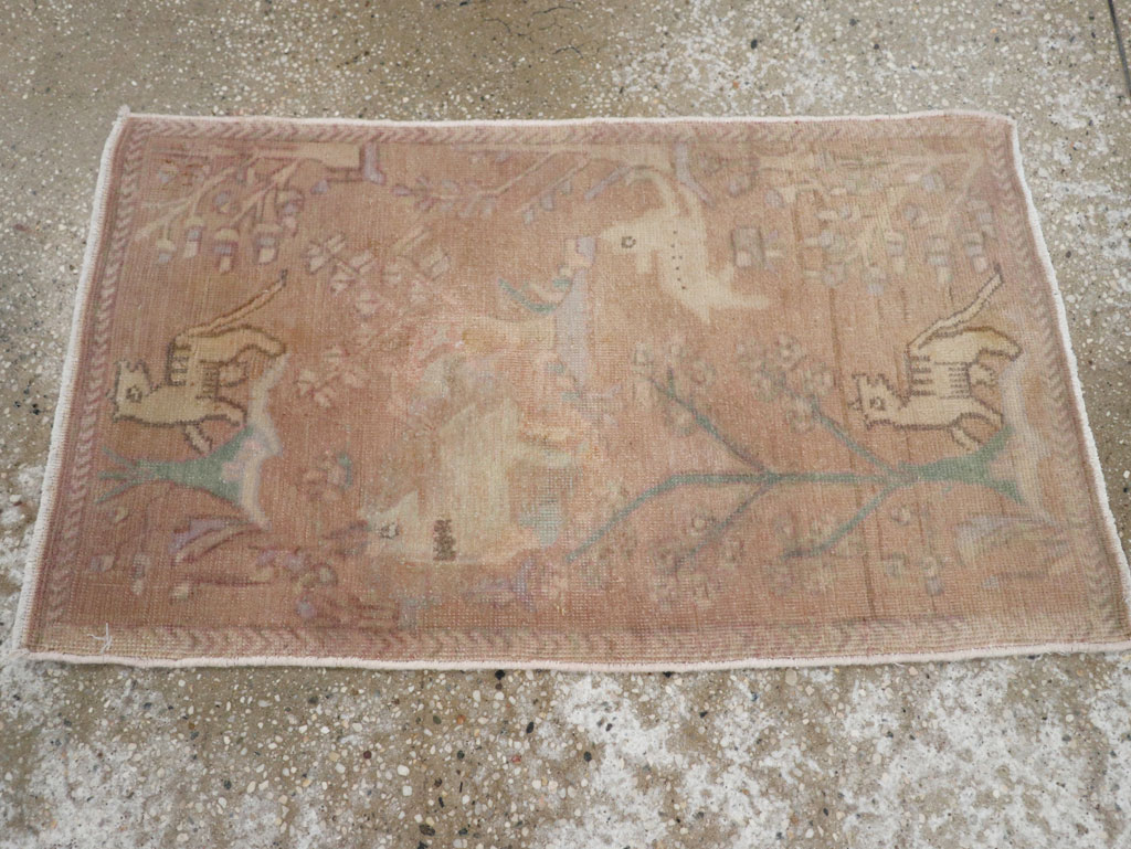 Vintage Persian Tabriz Pictorial Rug, No.22675 - Gsblank