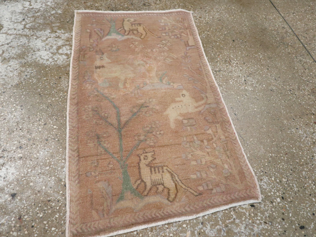 Vintage Persian Tabriz Pictorial Rug, No.22675 - Gsblank