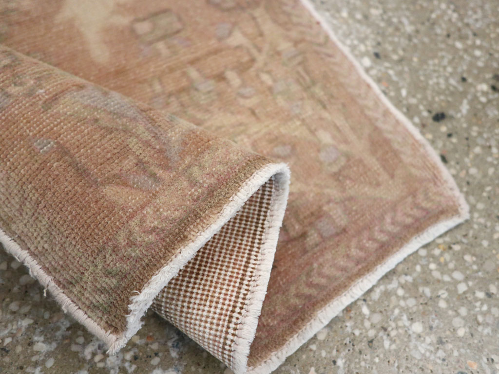 Vintage Persian Tabriz Pictorial Rug, No.22675 - Gsblank