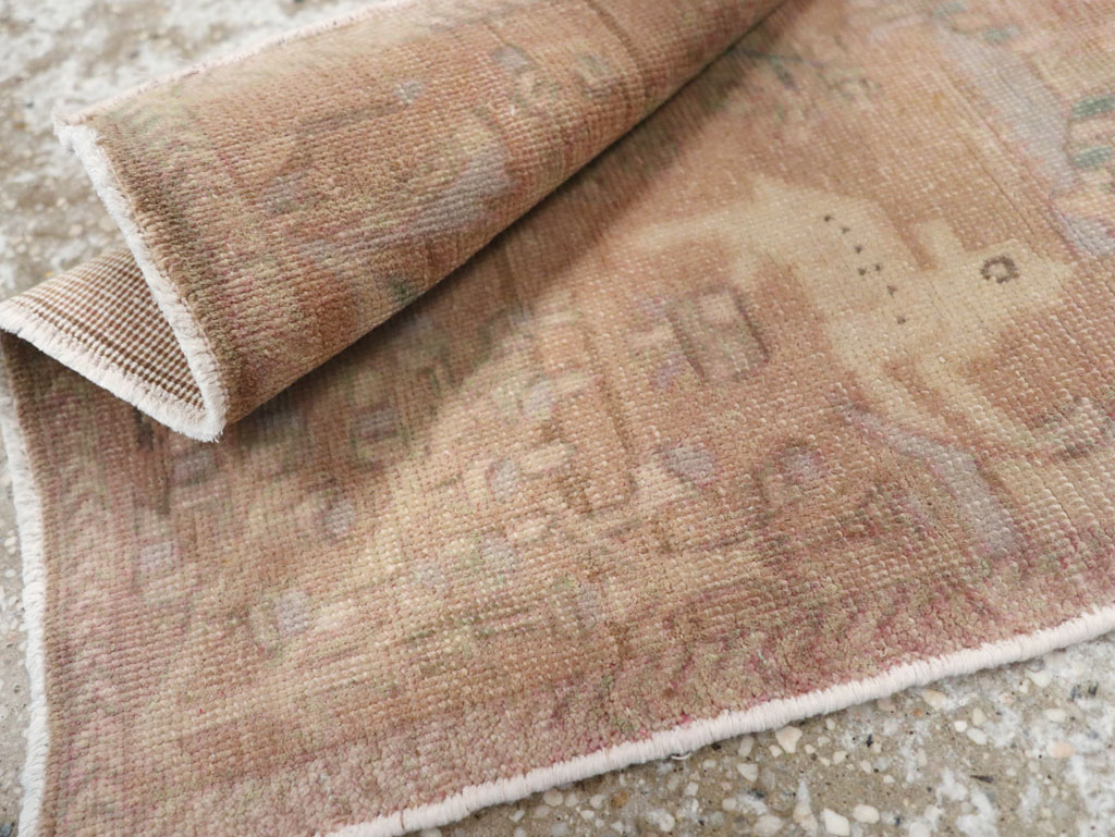 Vintage Persian Tabriz Pictorial Rug, No.22675 - Gsblank