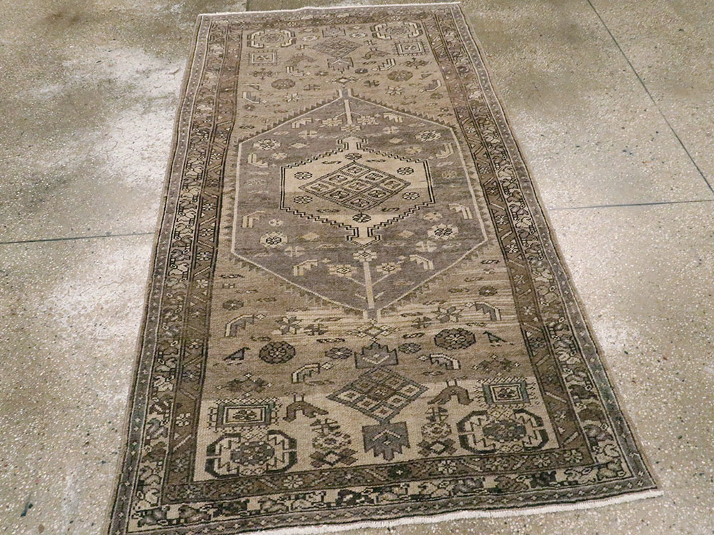 Vintage Persian Malayer Accent Rug, No.22702 - Gsblank