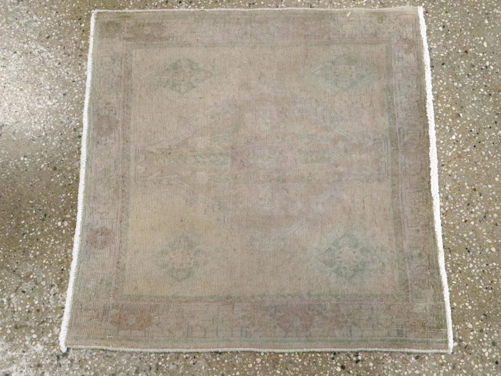 Vintage Persian Shiraz Rug (Pair: 1 of 2), No.22705 - Gsblank