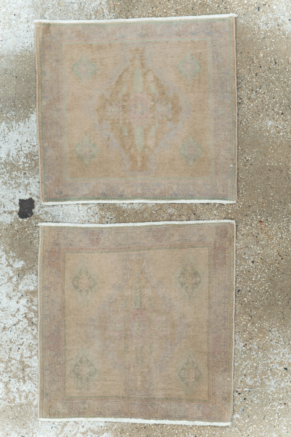 Vintage Persian Shiraz Rug (Pair: 2 of 2), No.22706 - Gsblank