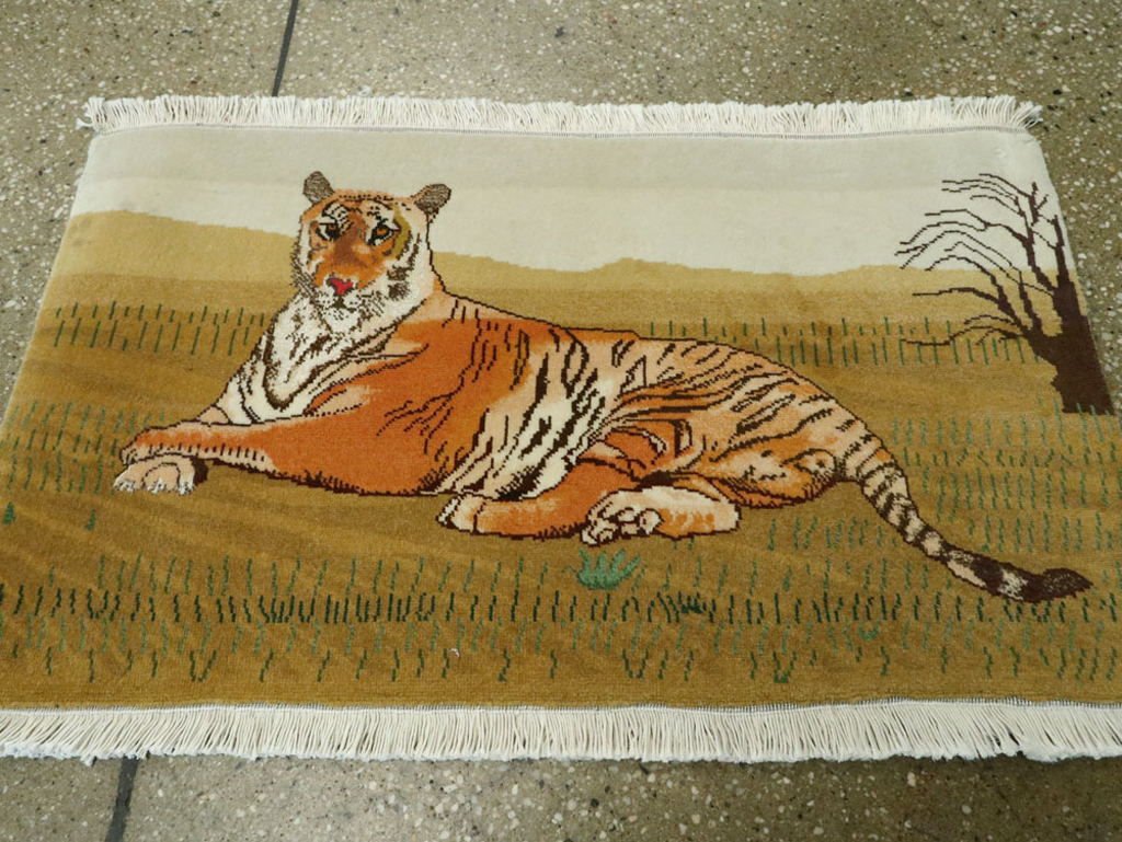 Vintage Persian Tabriz Pictorial Rug, No.22725 - Gsblank