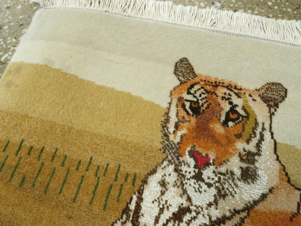 Vintage Persian Tabriz Pictorial Rug, No.22725 - Gsblank