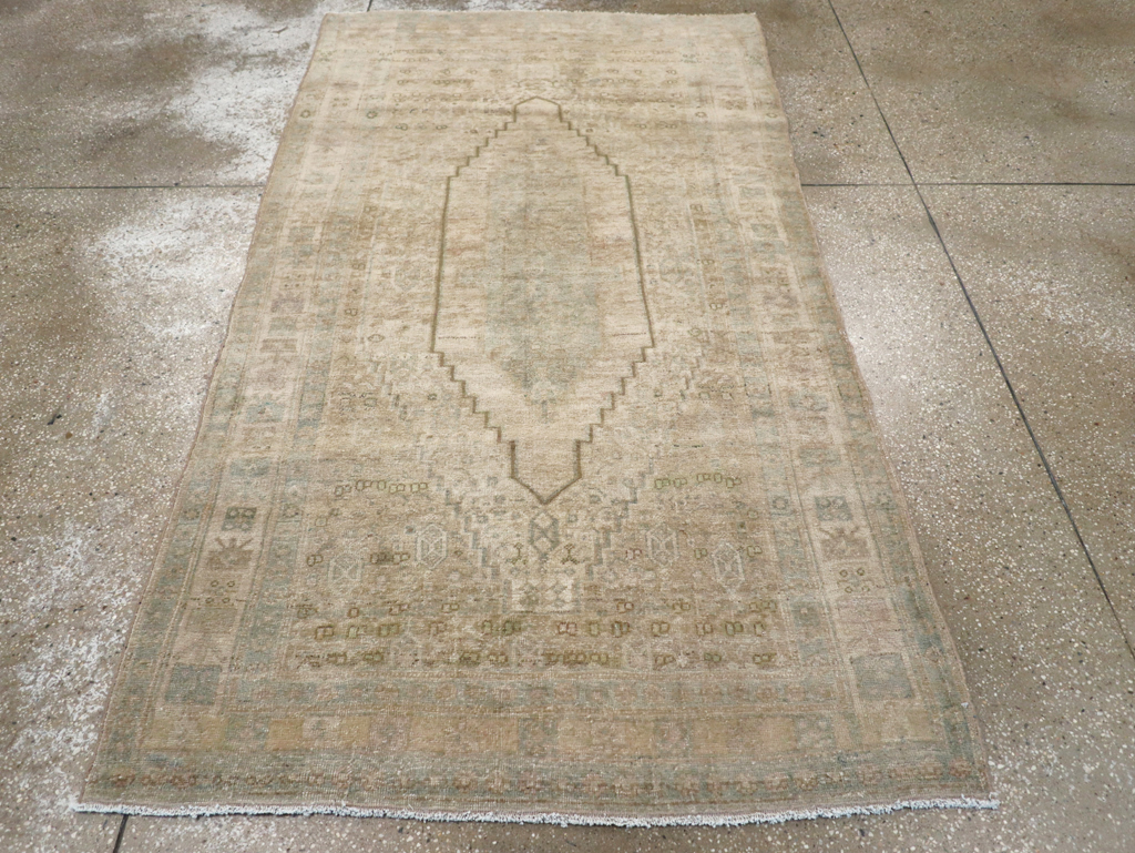 Vintage Persian Bidjar Accent Rug, No.22726 - Gsblank