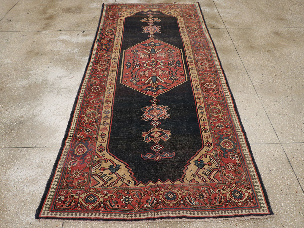 Antique Persian Bidjar Rug, No.22755 - Gsblank