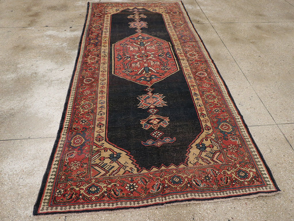 Antique Persian Bidjar Rug, No.22755 - Gsblank