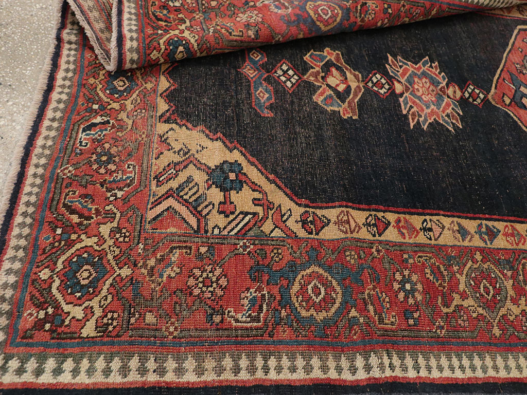 Antique Persian Bidjar Rug, No.22755 - Gsblank