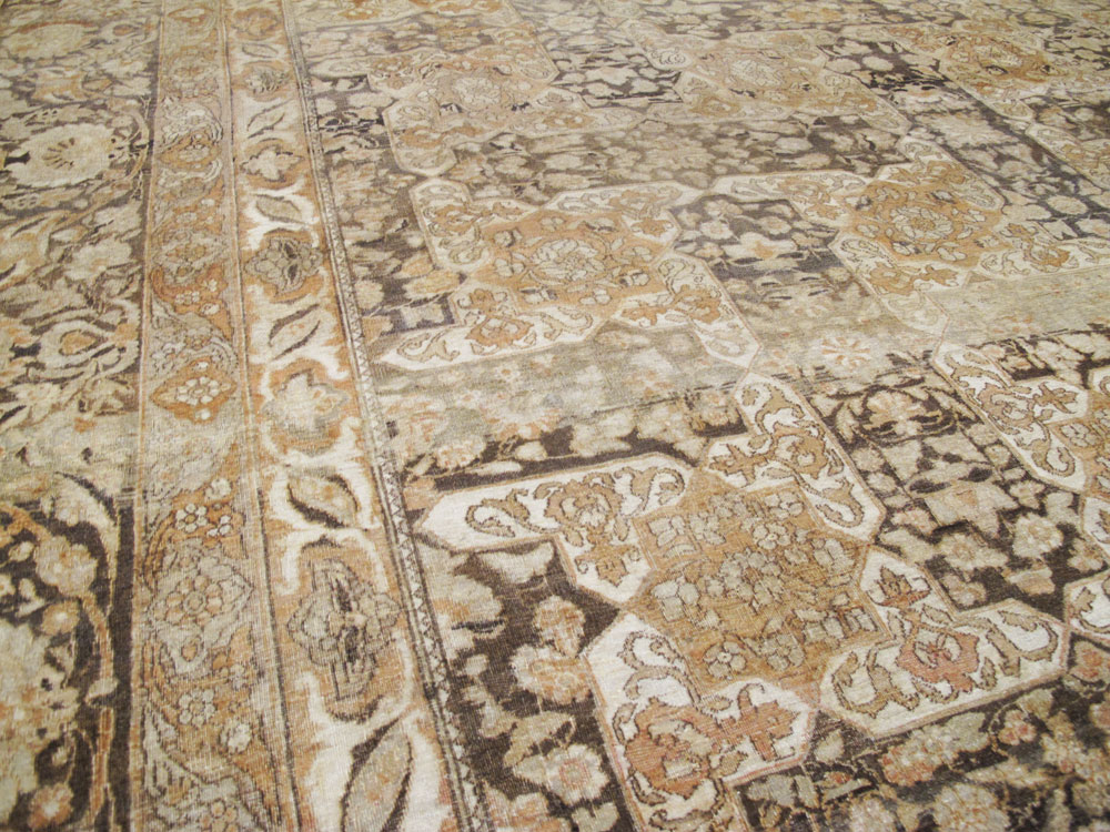 Antique Persian Isfahan Carpet, No.22808 - Gsblank