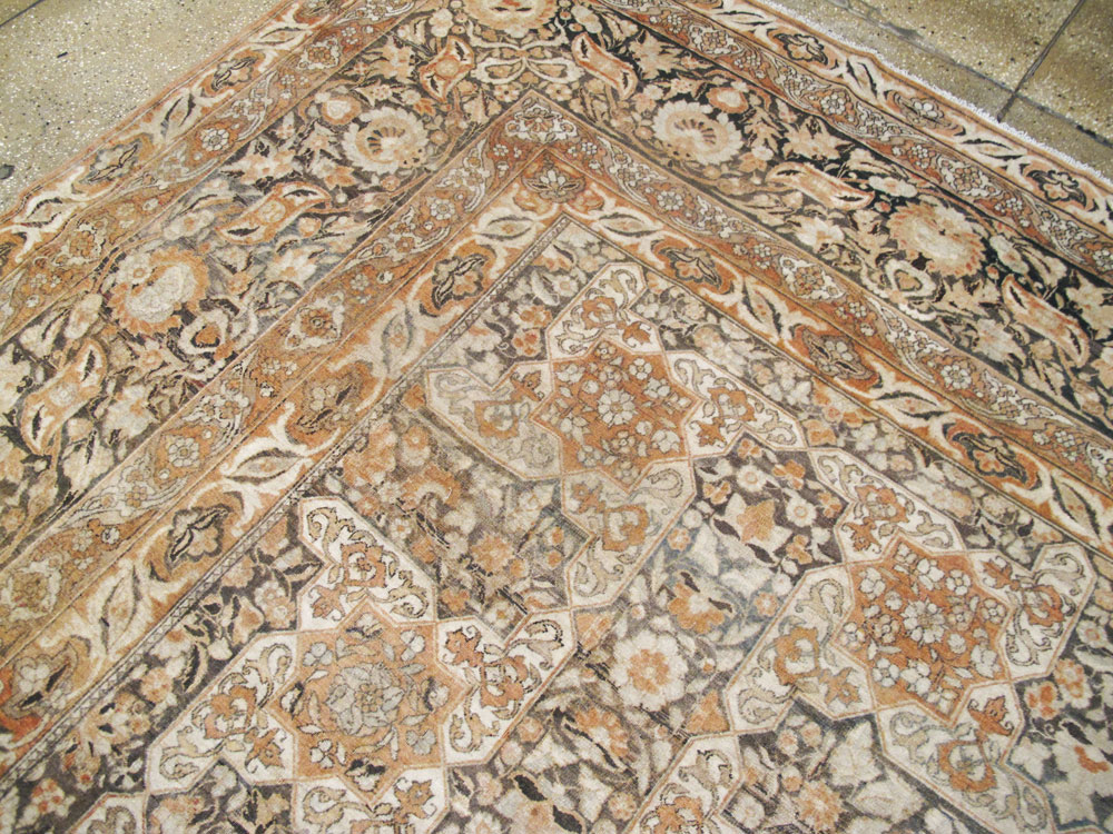 Antique Persian Isfahan Carpet, No.22808 - Gsblank