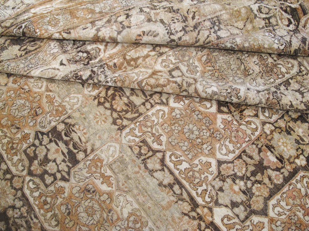 Antique Persian Isfahan Carpet, No.22808 - Gsblank