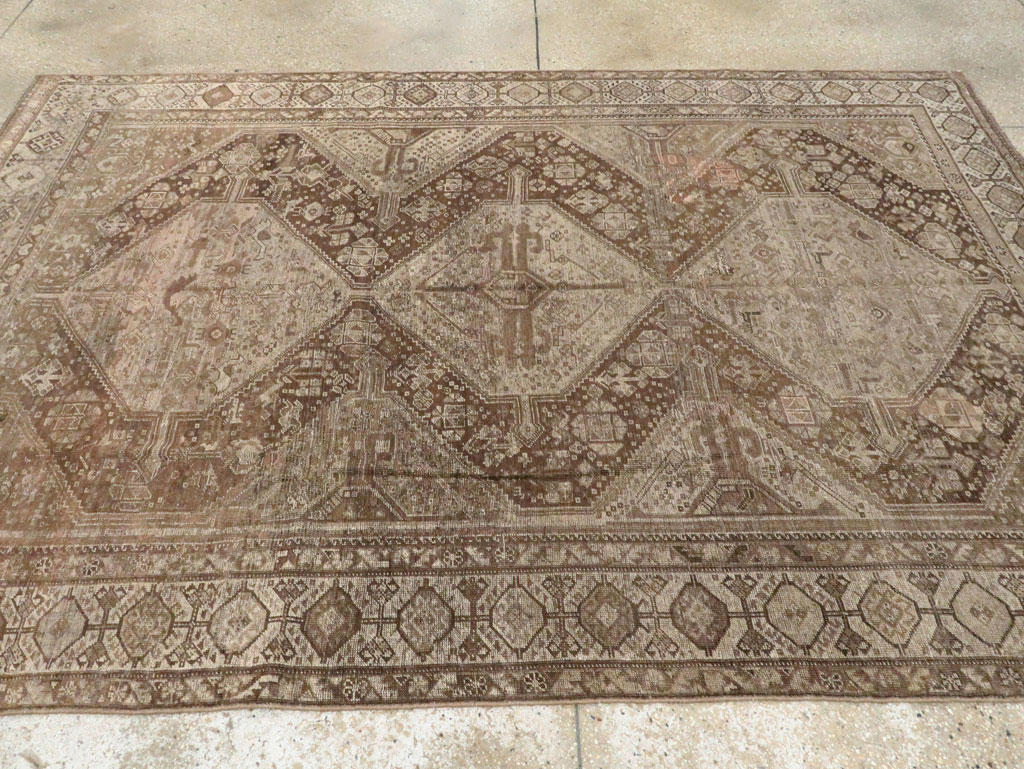 Vintage Persian Shiraz Carpet, No.22895 - Gsblank