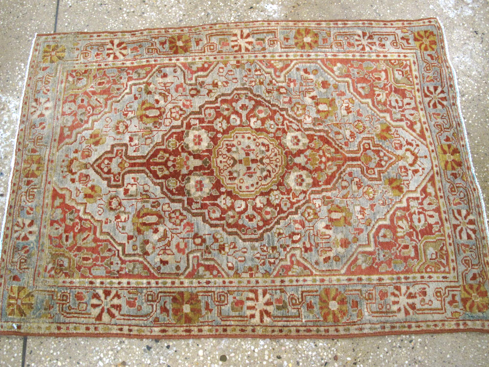 Antique Persian Sarouk Fereghan Throw Rug, No.22904 - Gsblank