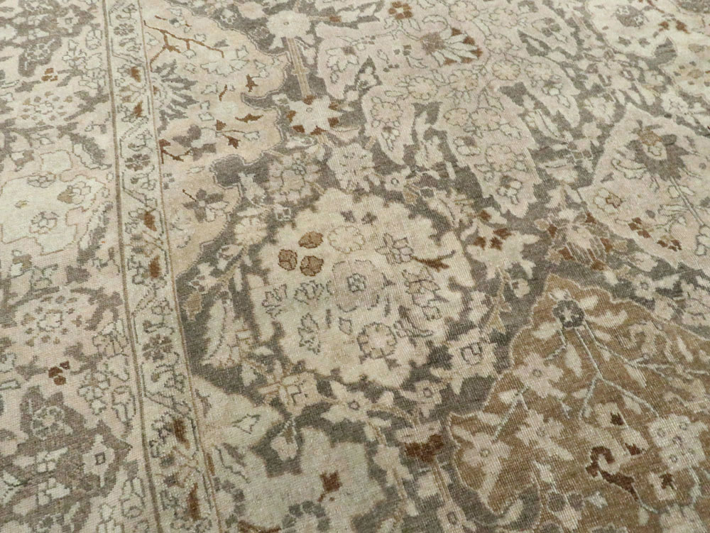 Antique Persian Tabriz Carpet, No.22920 - Gsblank