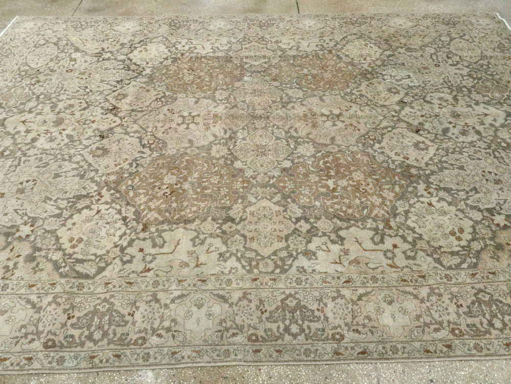Antique Persian Tabriz Carpet, No.22920 - Gsblank