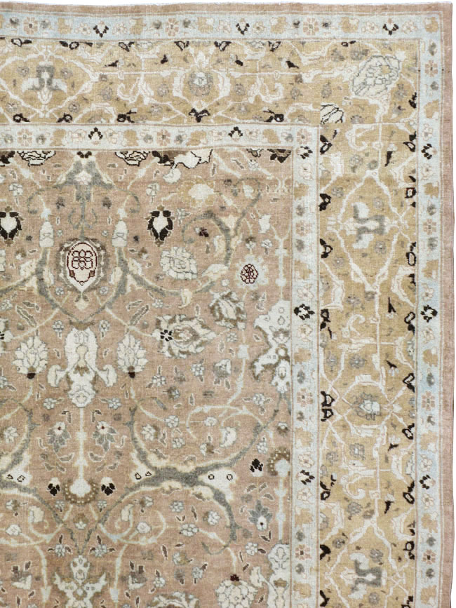 Antique Persian Tabriz Carpet, No.22960 - Gsblank