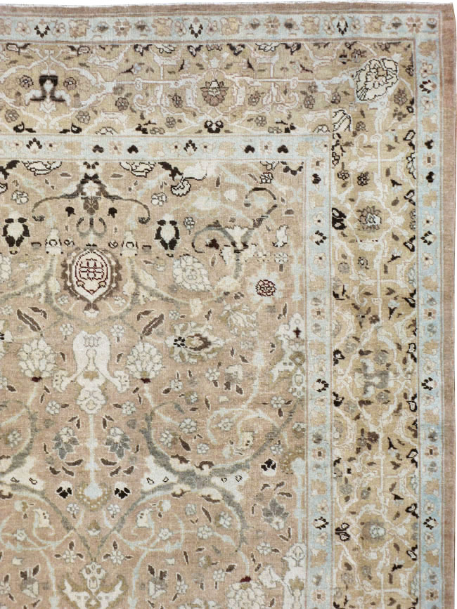 Antique Persian Tabriz Carpet, No.22960 - Gsblank