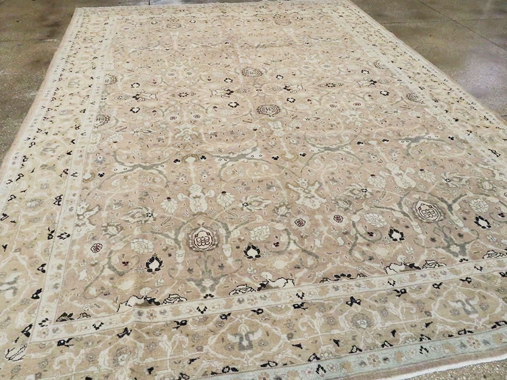 Antique Persian Tabriz Carpet, No.22960 - Gsblank